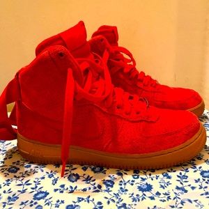 Women’s Air Force 1 Red Suede High-Tops